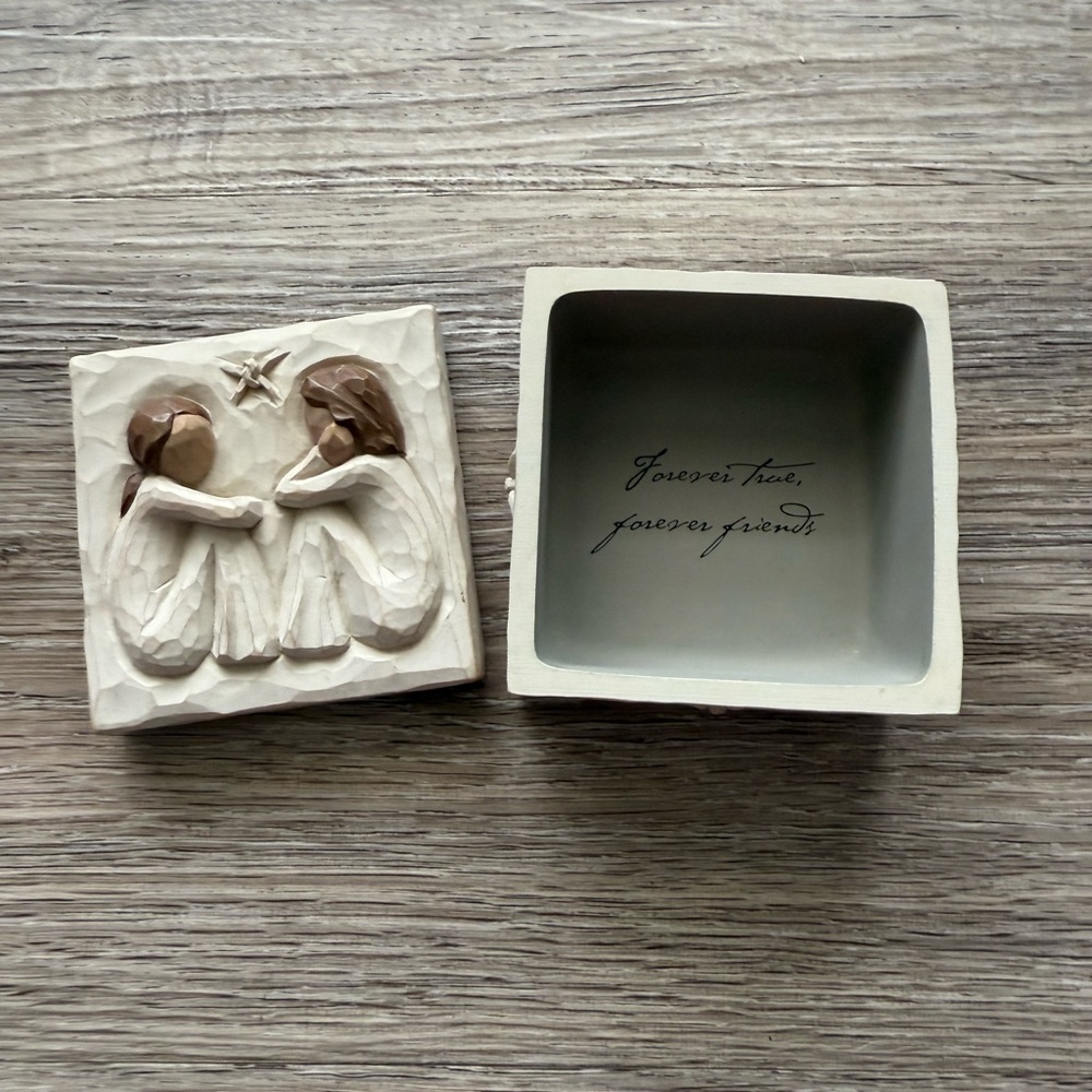3/$20 Willow Tree Vintage 2003 Friendship Box